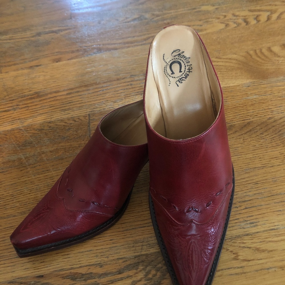 Charlie1Horse Red Bomber Mule size 9B